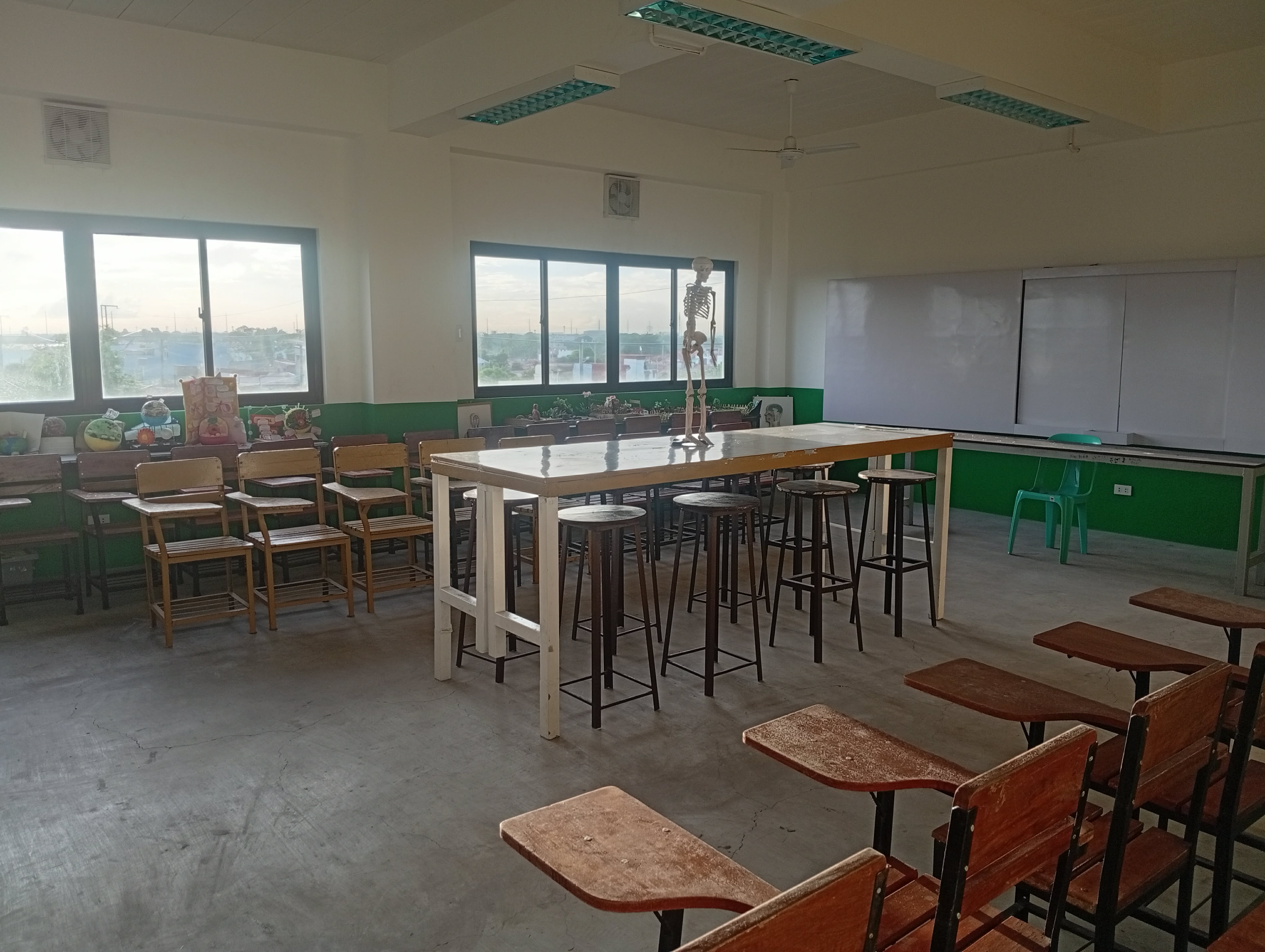 Biology Laboratory - Carsadang Bago Campus